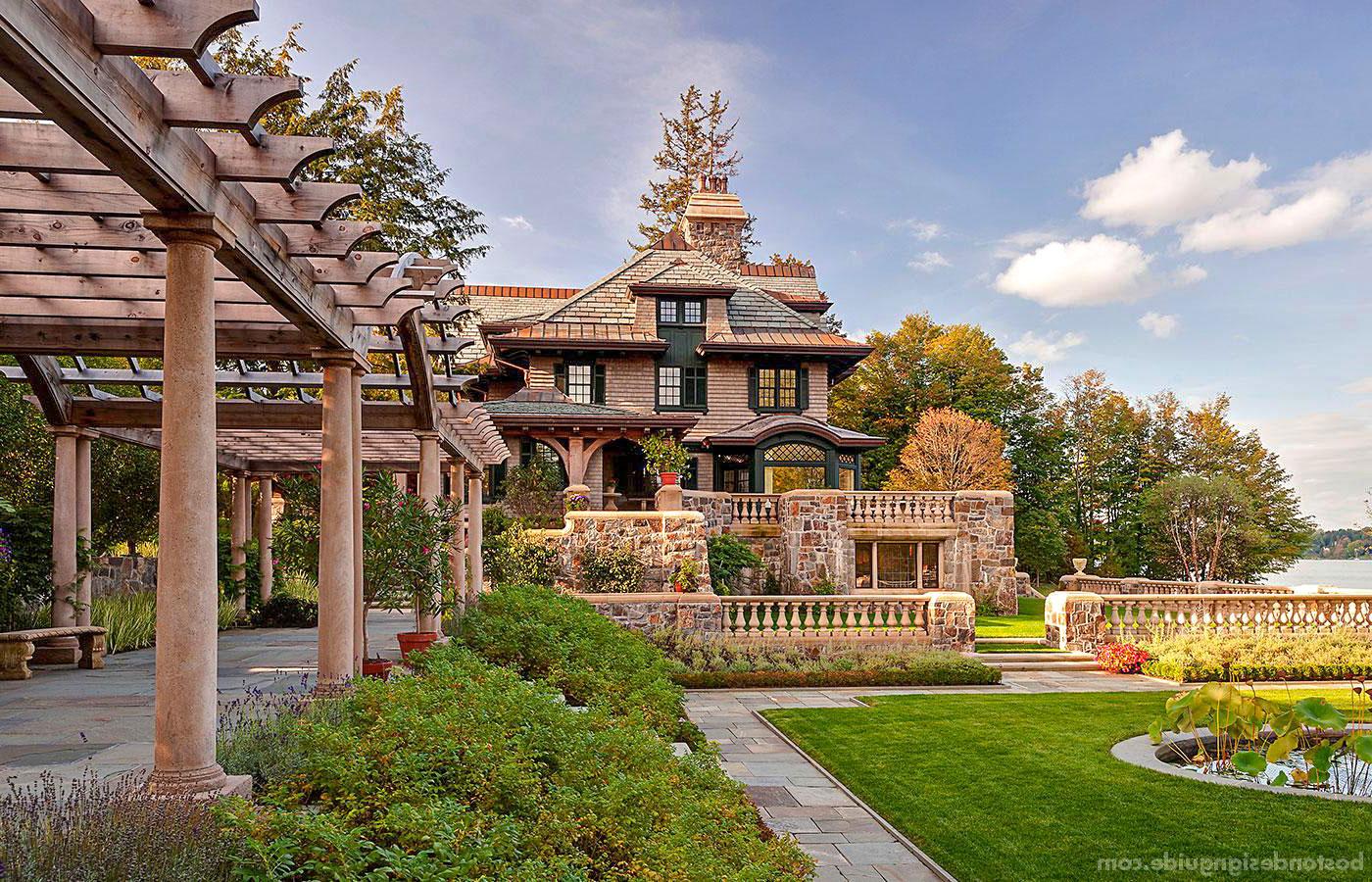 New York estate with a perfect pergola designed by Meyer & Meyer Architecture and Interiors
