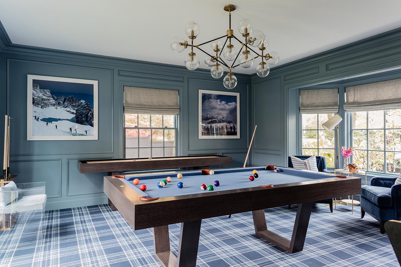 Home Game Room in Blues - Erin Gates Design; Michael J. 李摄影