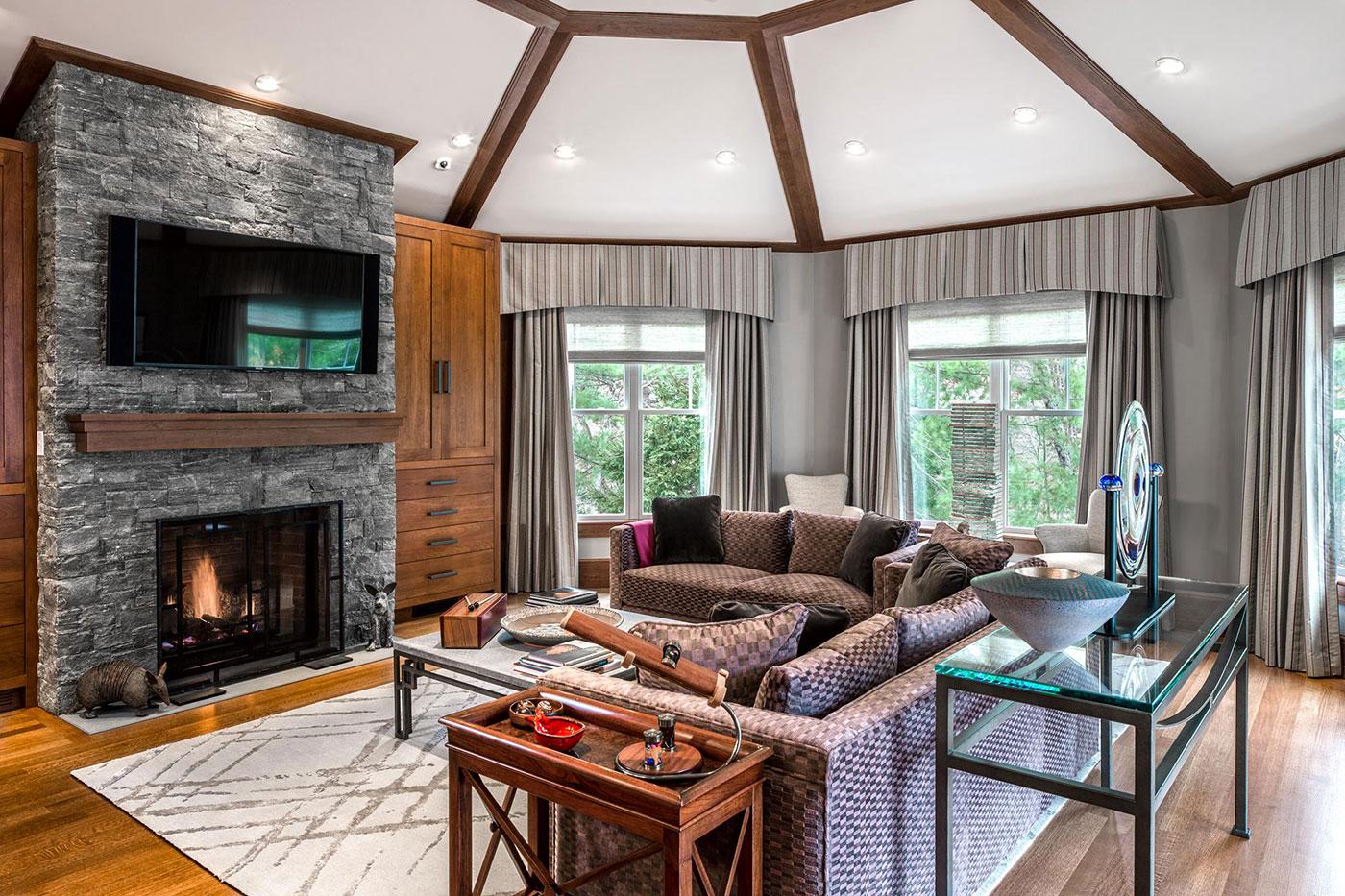 Cozy Spaces by Fallon Custom Homes and Renovations